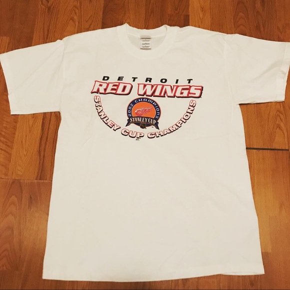 SOLD ❌ Vintage 2002 Detroit Red Wings T-shirts - Picture 6 of 8